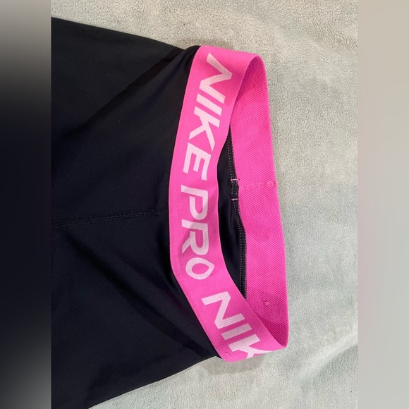 Nike Pro Black Leggings with Pink Waistband - Picture 3 of 6